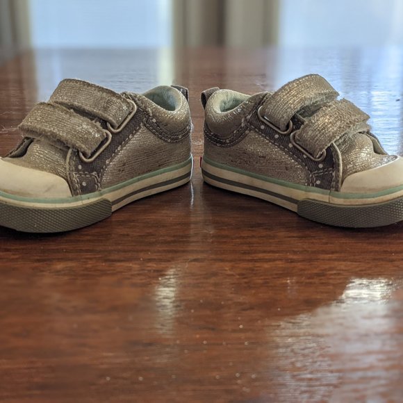 See Kai Run Robyne Sneakers - Size 4 - Picture 4 of 6